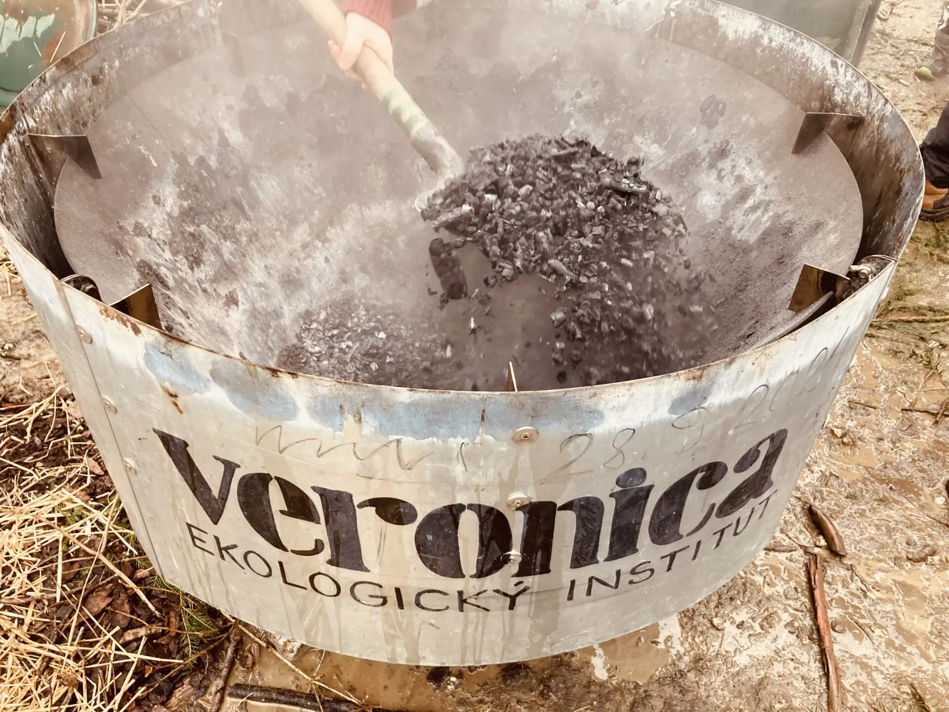 Biouhel aneb Jak mohu snížit svoji uhlíkovou stopu ukládáním uhlíku?