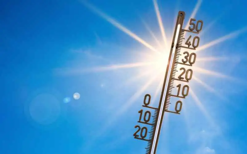 Jak zabránit letnímu přehřívání kanceláří?